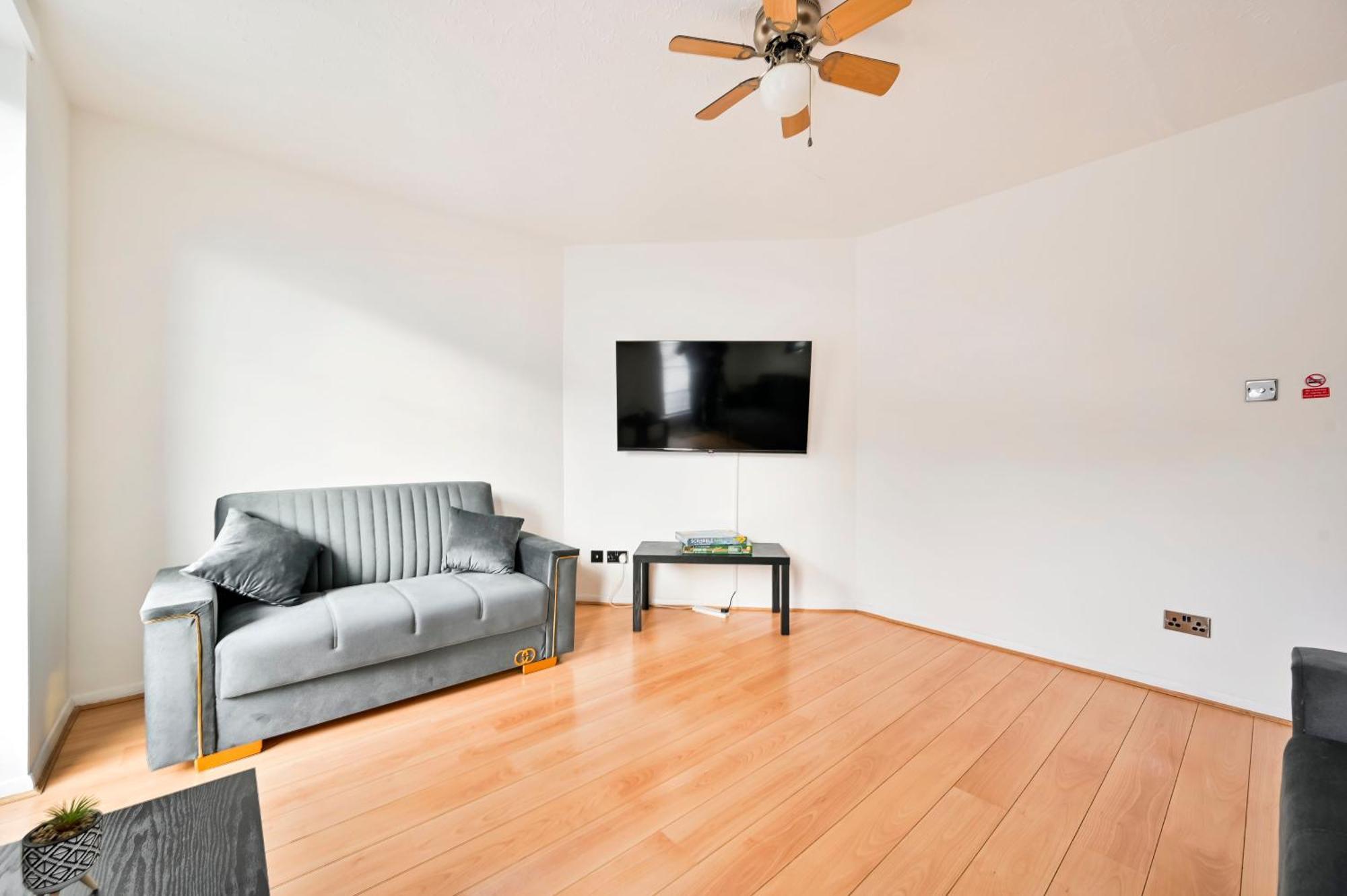Perfect 1-bed E15, Sleeps 5, 1 Min From Tube Station, Near Westfields * Londra