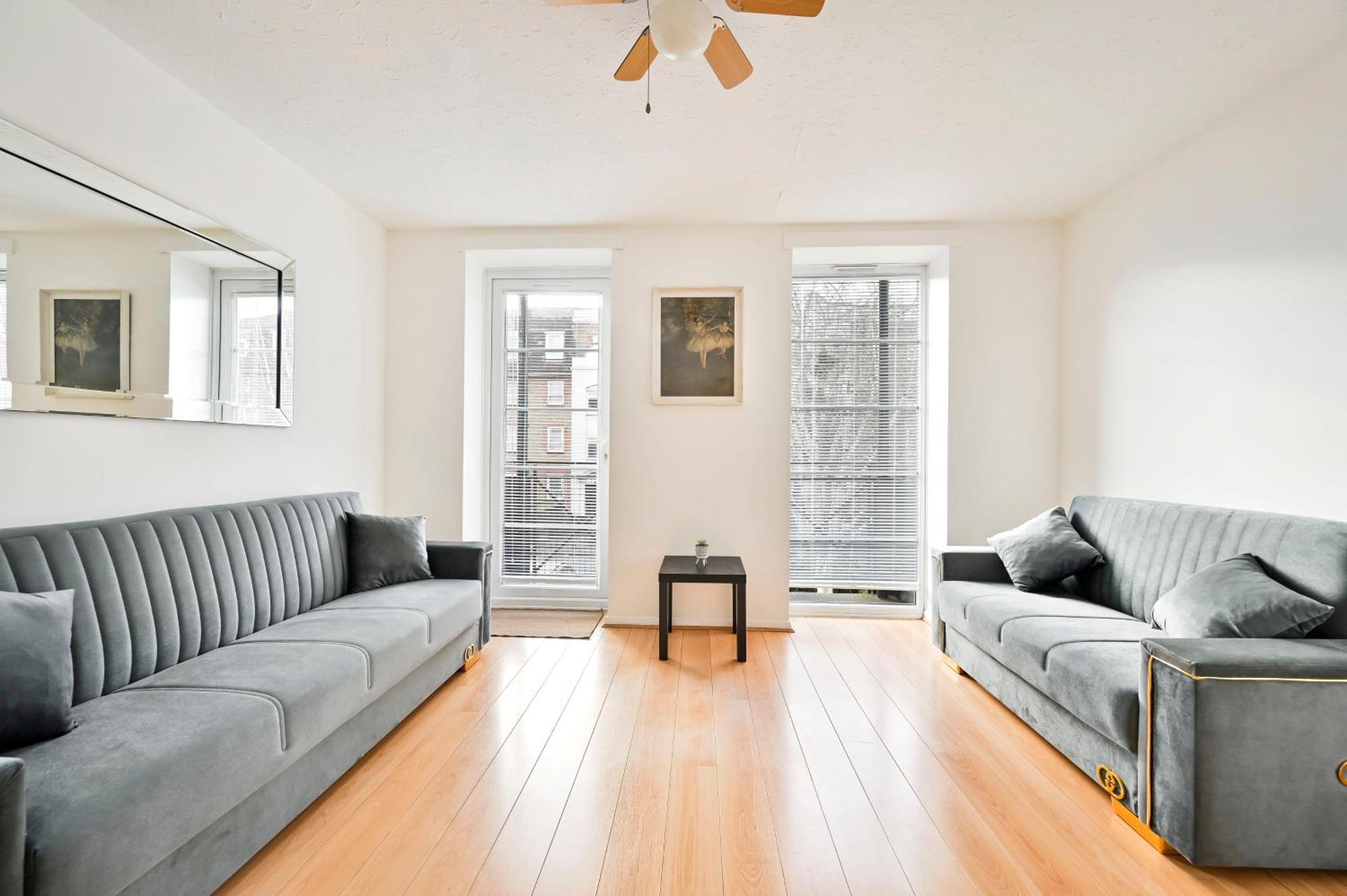 Perfect 1-Bed E15, Sleeps 5, 1 Min From Tube Station, Near Westfields Apartment