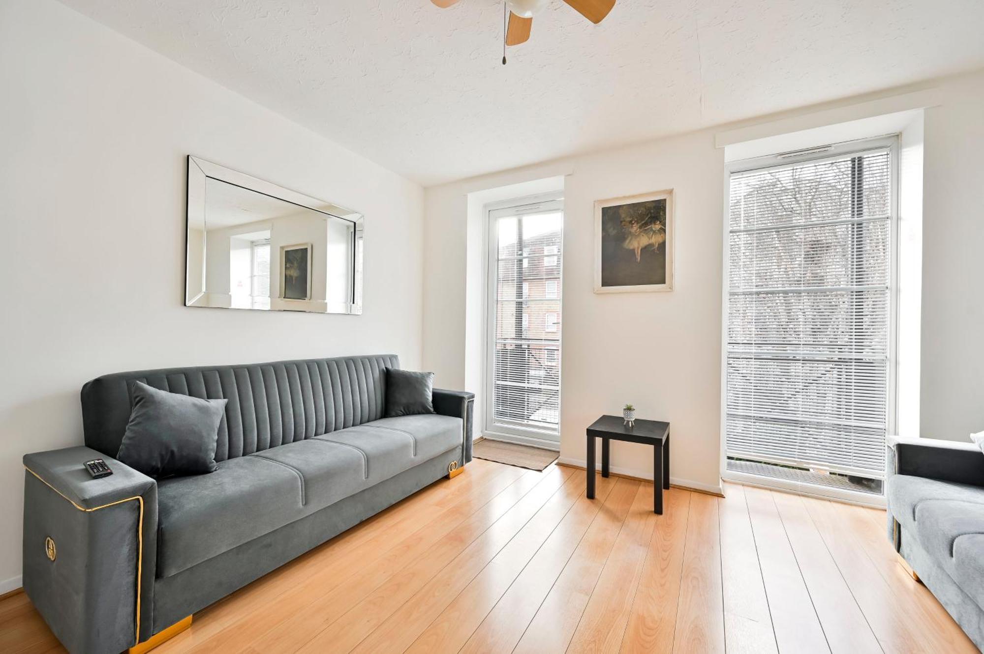 Perfect 1-bed E15, Sleeps 5, 1 Min From Tube Station, Near Westfields Londra