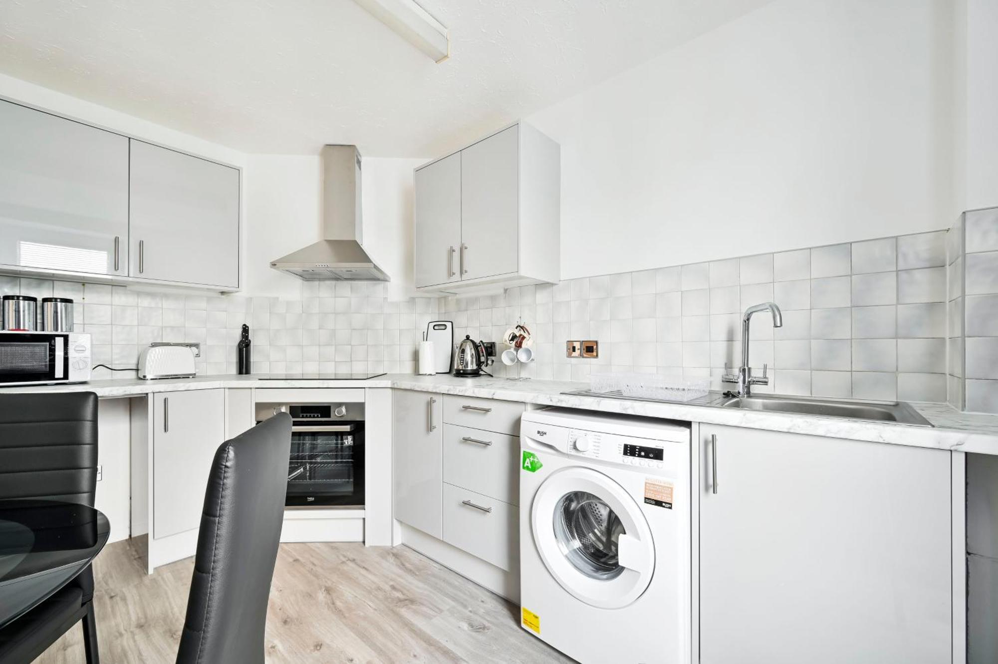 Perfect 1-Bed E15, Sleeps 5, 1 Min From Tube Station, Near Westfields Apartment London